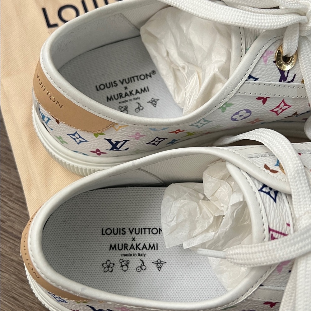 Louis Vuitton White Murakami Low-Top Sneakers with Multicolor Monogram size 39.5 - Picture 3 of 5